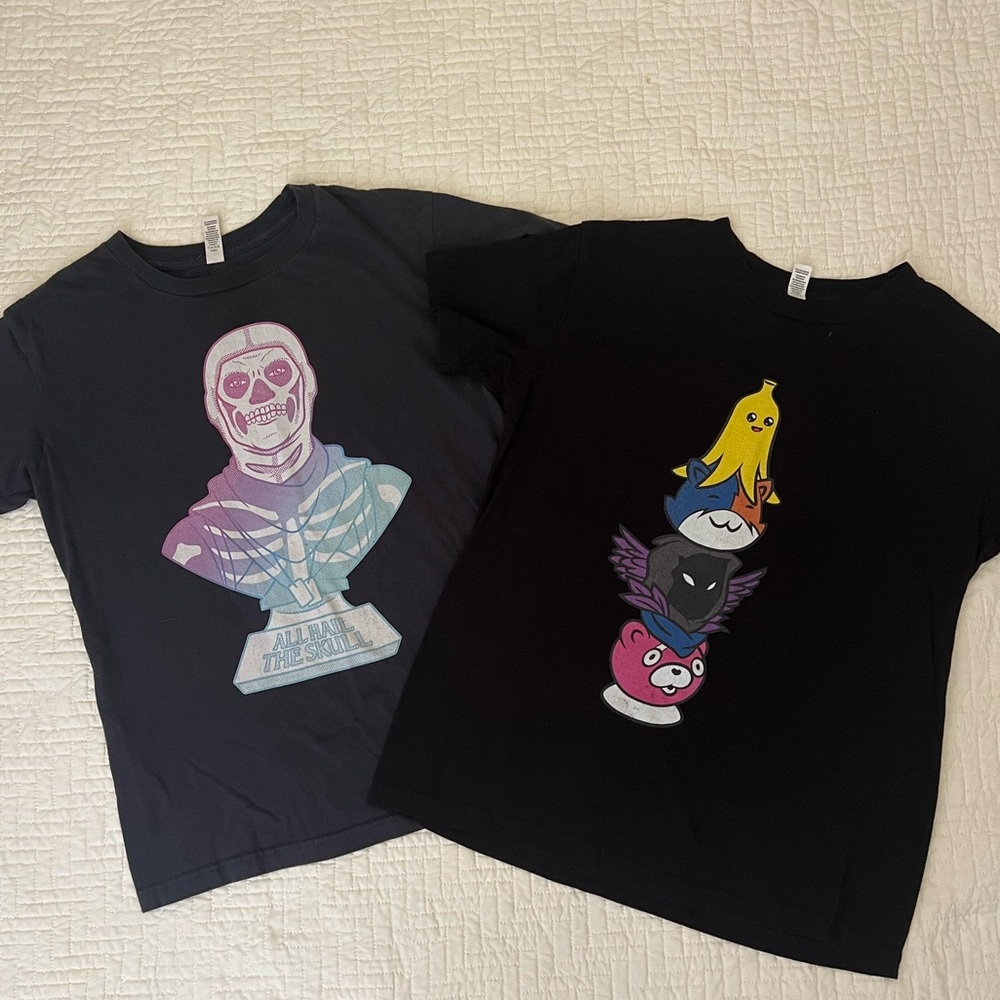 Two Fortnite Black T shirts Skull Trooper & Character Totem Size Youth Large